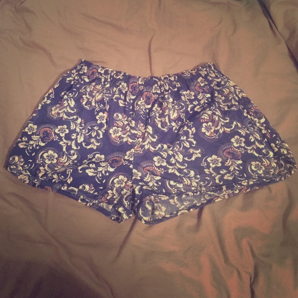 Navy, pink, and white Cotton On shorts