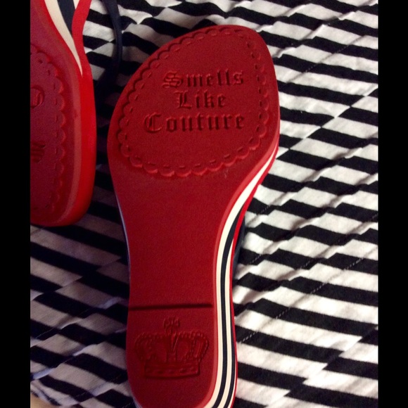 Juicy couture red, black and white wedge flip flop - Picture 3 of 3