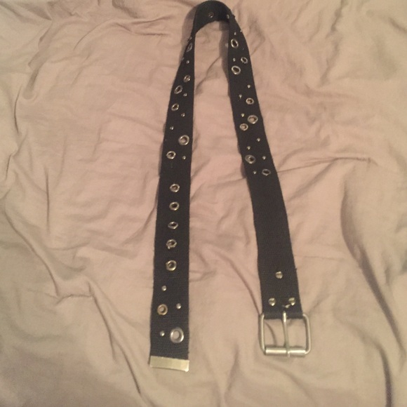 Black and silver Rue 21 belt