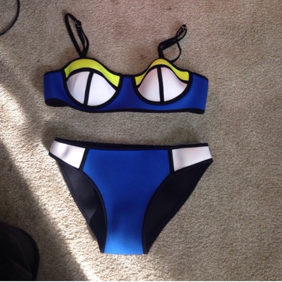 Triangl look alike bikini