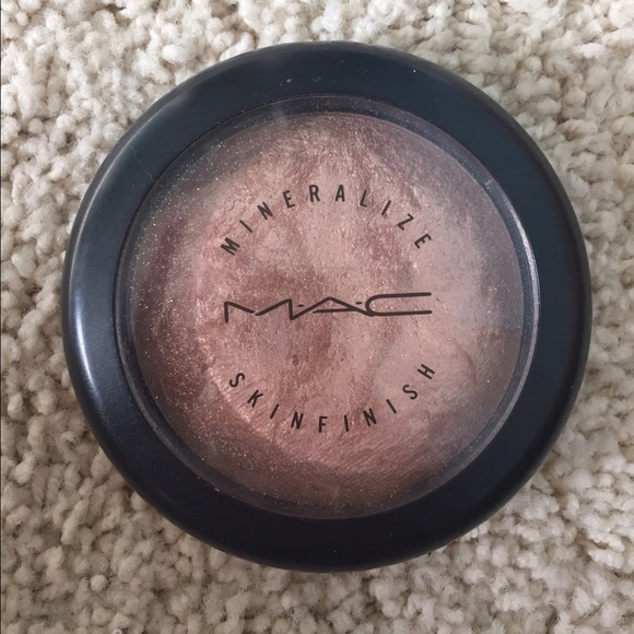 MAC Mineralized Skinfinish in Soft and Gentle