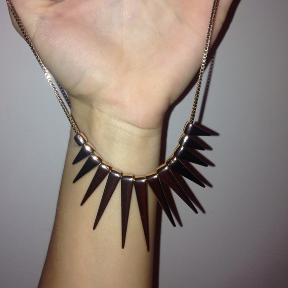 💛 GOLD SPIKE NECKLACE ✨ NWOT