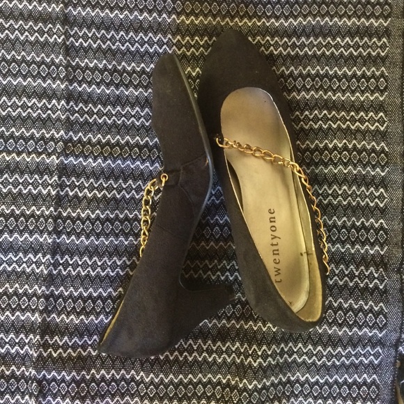 Heels - Picture 2 of 3