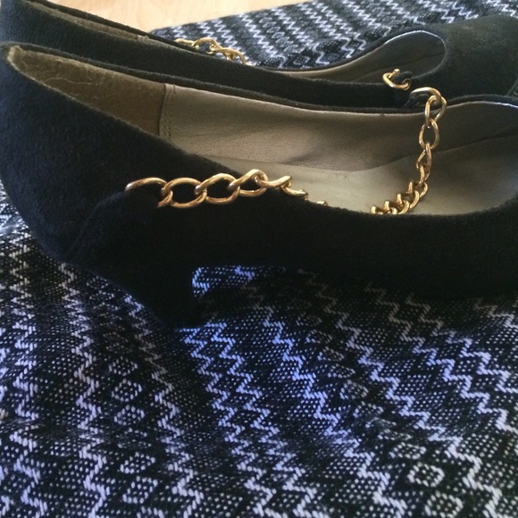 Heels - Picture 3 of 3