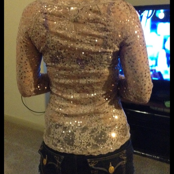 Top - Picture 2 of 4