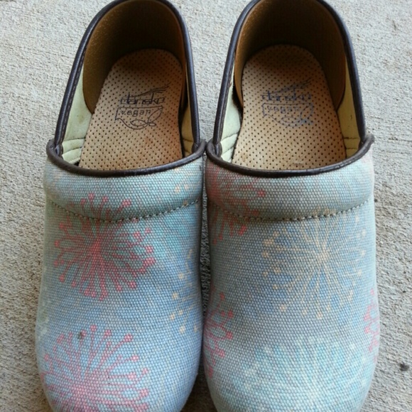 Dansko Vegan line clogs..size 37