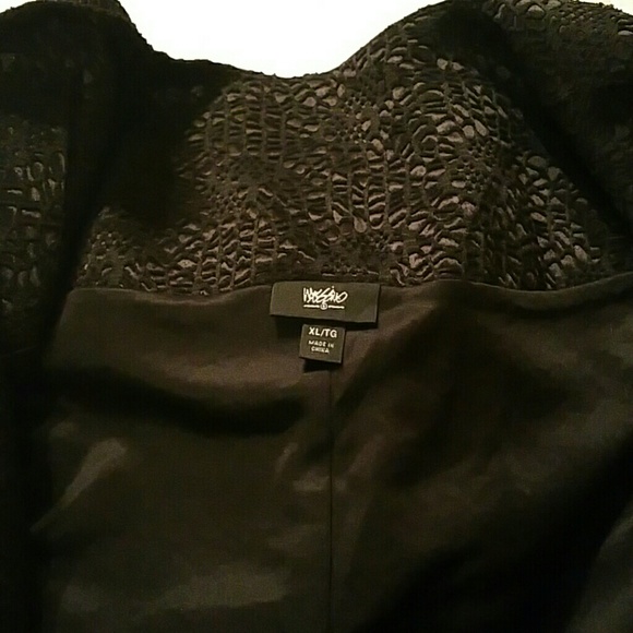 Fancy Black Bolero Jacket - Picture 4 of 4