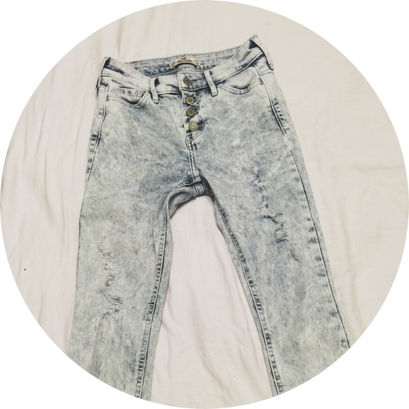 High waisted jeans