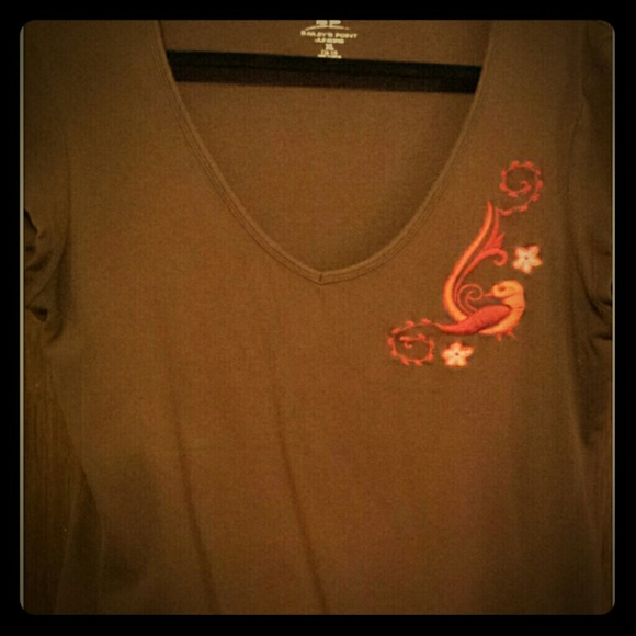 Brown t-shirt with embroidered detail