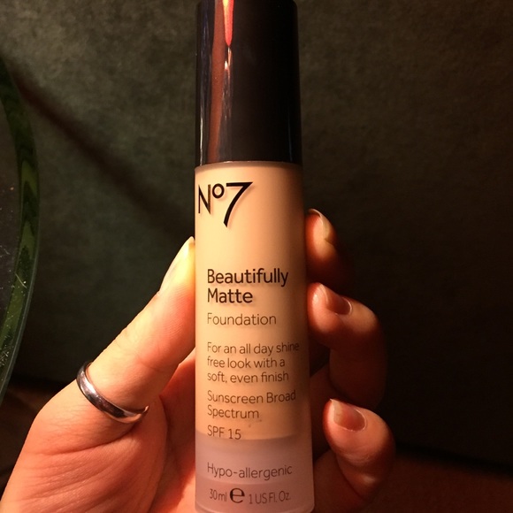 ❤️SOLD❤️Boots no7 beautifully matte foundation