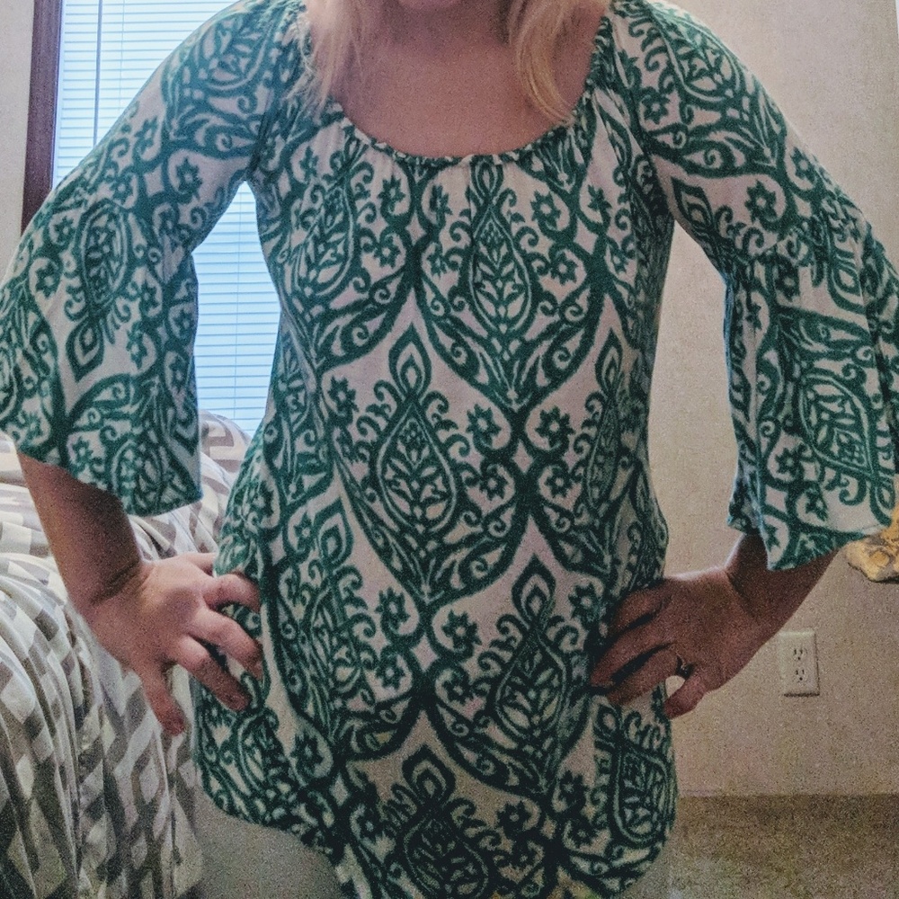 Boutique top 🌸MAKE ME AN OFFER