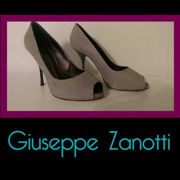 Giuseppe Zanotti Shoes - *Giuseppe Zanotti * Grey Snake Print Pumps