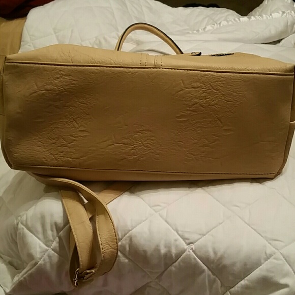 *Beautiful and Practical Bag - Faux Leather - Picture 4 of 4