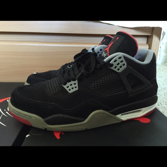 Air Jordan 4 Breds