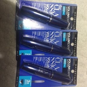 Maybelline New York Volume Express Maacara very bk