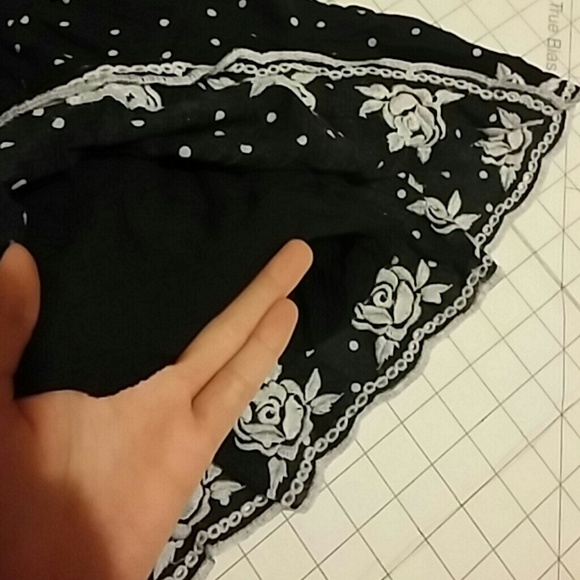 Polka dot flower embroidered lolita skirt - Picture 2 of 2