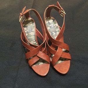 Great wedge sandals! Will accept best offer!