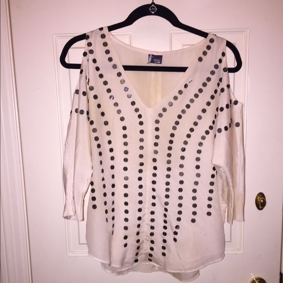 URBAN OUTFITTERS off white cut out top