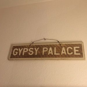 Brandy Melville sign