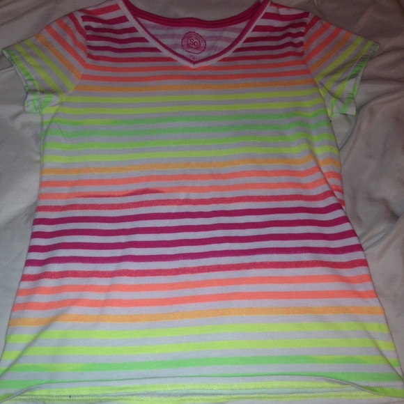 Kohl's striped v-neck shirt