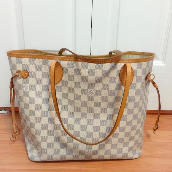 💯% authentic Louis Vuitton Neverfull MM