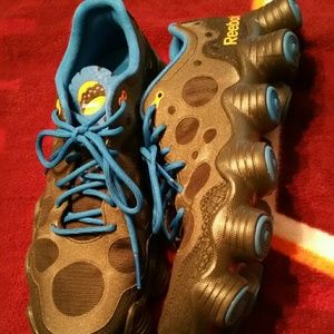 Reebok tennis shoes (mens)