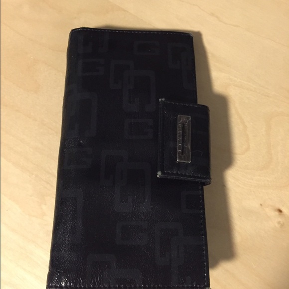 GUESS 🎀SOLD🎀 - Picture 1 of 3