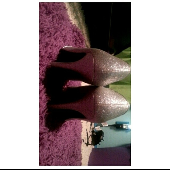 Cute Sparkling Bow Heels - Picture 4 of 4