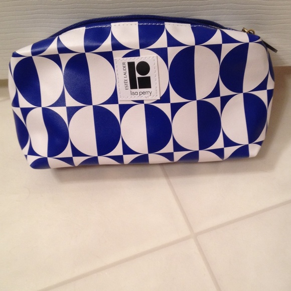 Estēe Lauder cosmetic bag