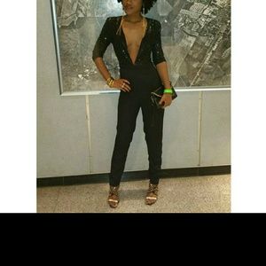 Black v-neck Jumpsuit