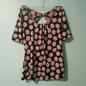 Backless Daisy Shirt