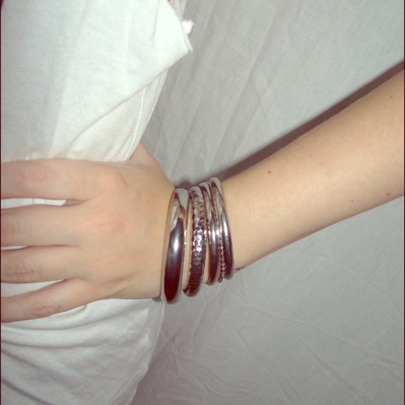 Silver bangles - Picture 1 of 2