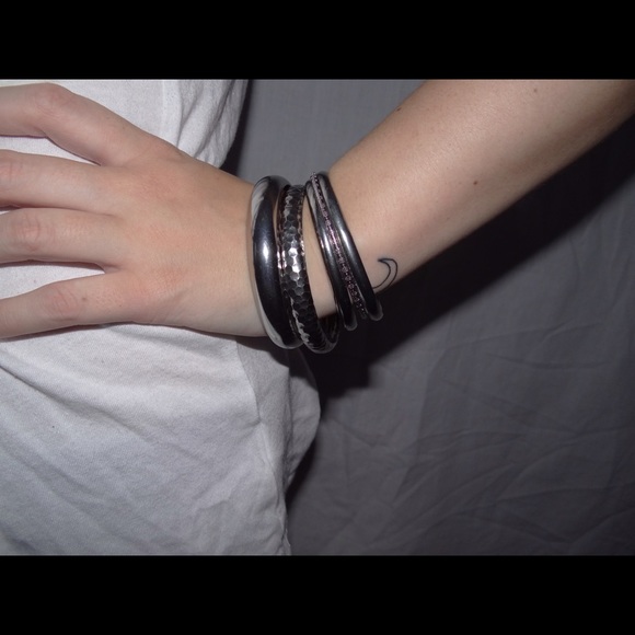 Silver bangles - Picture 2 of 2