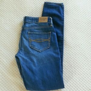 Abercrombie and Fitch skinny jeans size  00R or 24