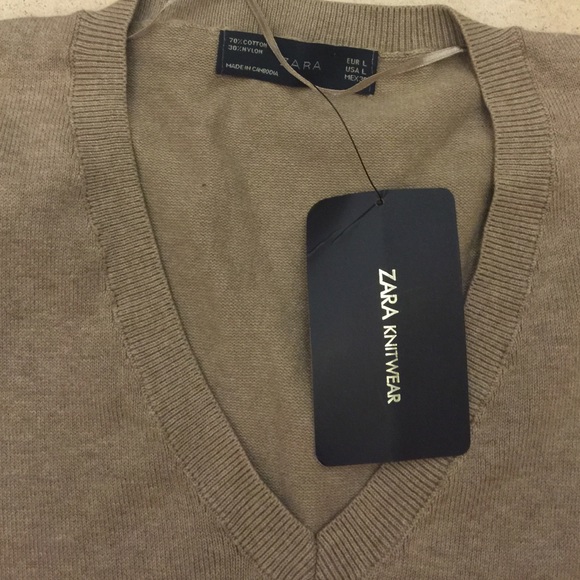 Never worn -w/tag Zara V neck sweater top - Picture 2 of 4