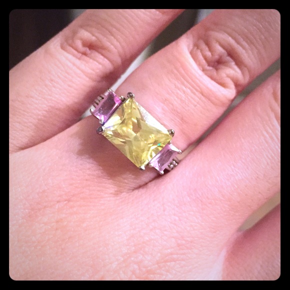Pink and yellow gemstone ring