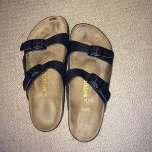 Black 2 strap Birkenstocks😍