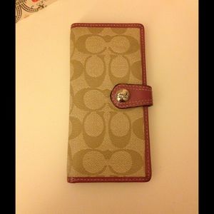 Coach leather wallet! Send me an offer🎀