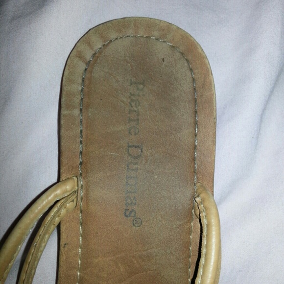 Sandles - Picture 2 of 3