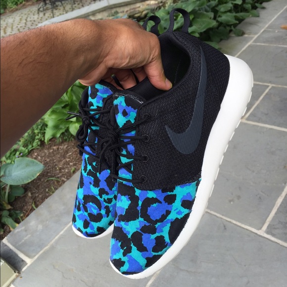 Nike Roshe Run Customs I personally have 200 pairs Nike Roshe Run Customs I personally have 200 pairs