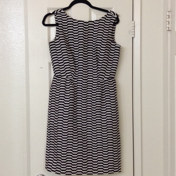 Black/white dress