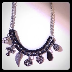 Authentic guess brand charm necklace !😘