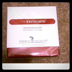 Never opened exfoliating scrub 😘