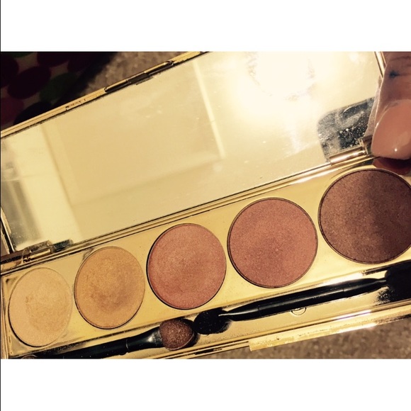 Eye shadow pallet !! 😍