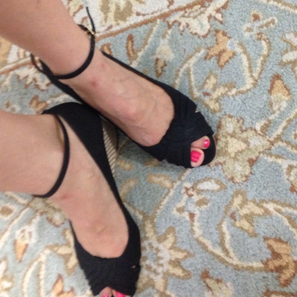 Black linen wedge heel