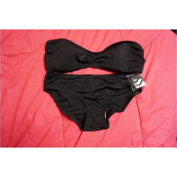 TOP piece black bathing suit