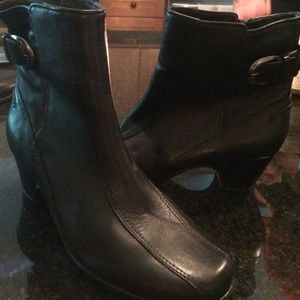 Black short heeled boots