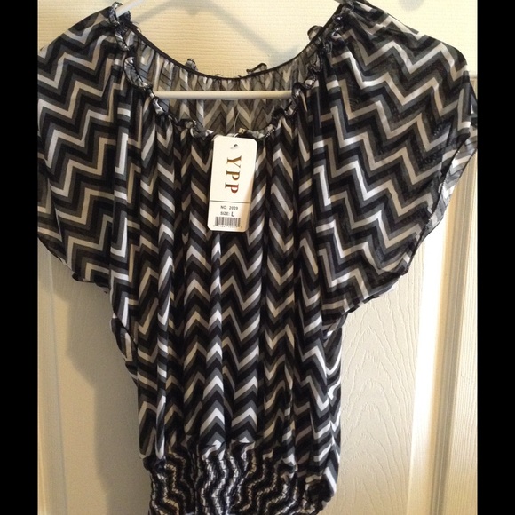 Ypp lack and grey striped elastic bottom top