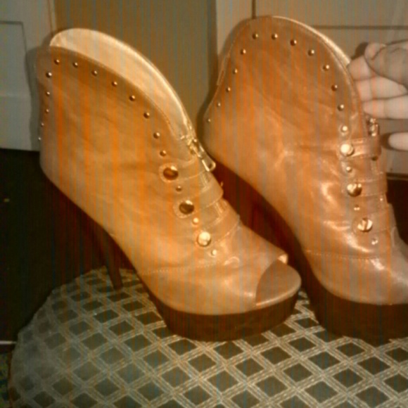Tan peekaboo booties