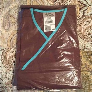 New Urbane scrubs size M